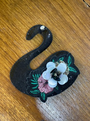 Gönülden Tasarım 12X12 cm Pul Payetli Kuğu Kabartma Aplike Arma Dikiş Giyim Hobi Aksesuarı