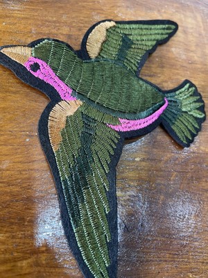 Gönülden Tasarım 14X19 cm Yeşil Pembe Uçan Kuş Nakış Işlemeli Aplike Hobi Aksesuarı