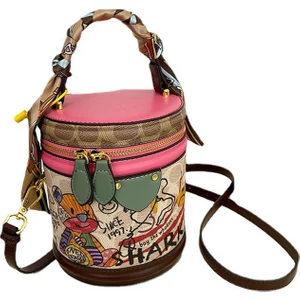 Yeni Çanta Kadın Moda Eğik Çanta Ayı Graffiti Kova Çanta Kadın Tarzı Moda Çanta Niş Doku (Yurt Dışından)