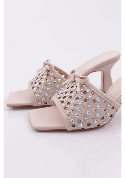 7256 Kadin Kurdela Detayli Topuklu Terlik fırsatları