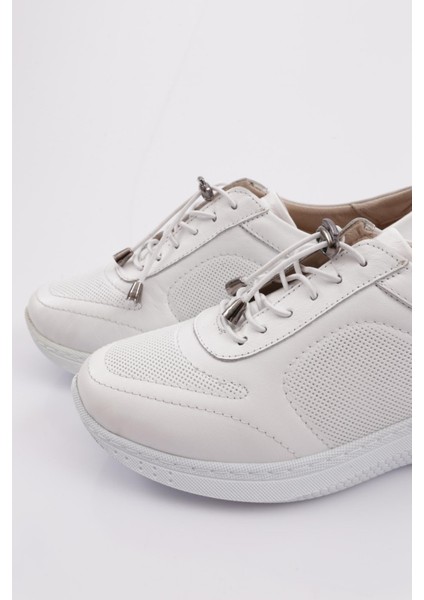 8000 Kadın Bağcikli Lazer Baskili Comfort Ayakkabi fırsatları