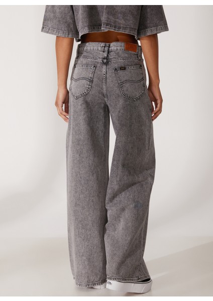 Yüksek Bel Geniş Paça Rahat Kadın Denim Pantolon L32A003035 modelleri
