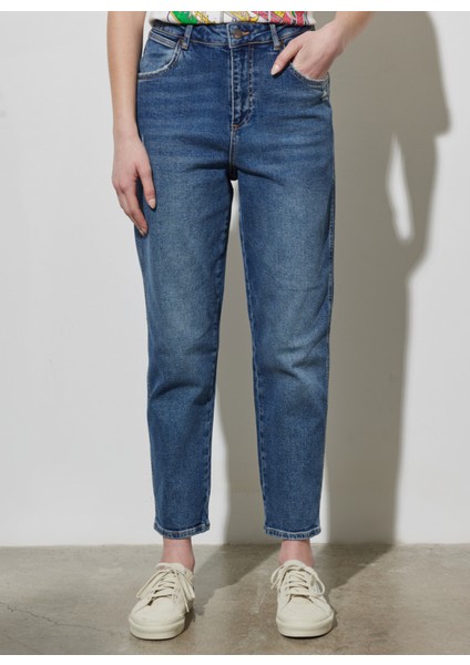 Yüksek Bel Dar Paça Mom Fit Kadın Denim Pantolon W246009XT