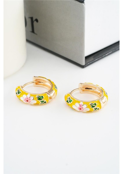 Kadın Özel Seri Mineli Çiçek Motifli Kararmaz 2 cm Halka Küpe Seti