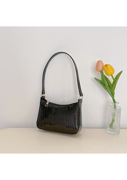 Küçük Kare Omuzdan Askili Çanta (Yurt Dışından)