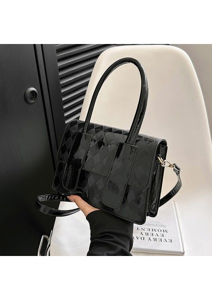 Tek Omuz Çapraz Askılı Düz Renk Küçük Kare Çanta (Yurt Dışından) modelleri