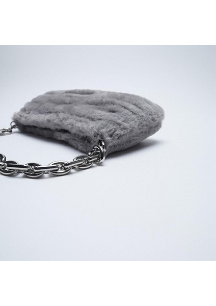 Kadınların Çantası Kış ve Gündüz Yeni Gri Sanatlı Kür Etkisi Zinciri Tek Omuz Çantası Altında Kol Çantası. (Yurt Dışından) fiyatları