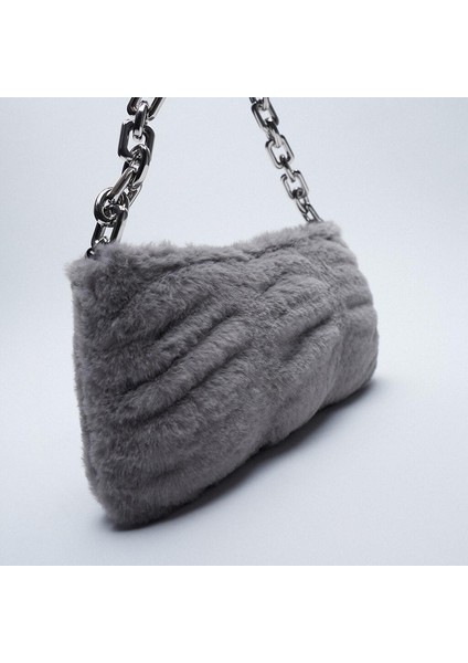 Kadınların Çantası Kış ve Gündüz Yeni Gri Sanatlı Kür Etkisi Zinciri Tek Omuz Çantası Altında Kol Çantası. (Yurt Dışından) fırsatları
