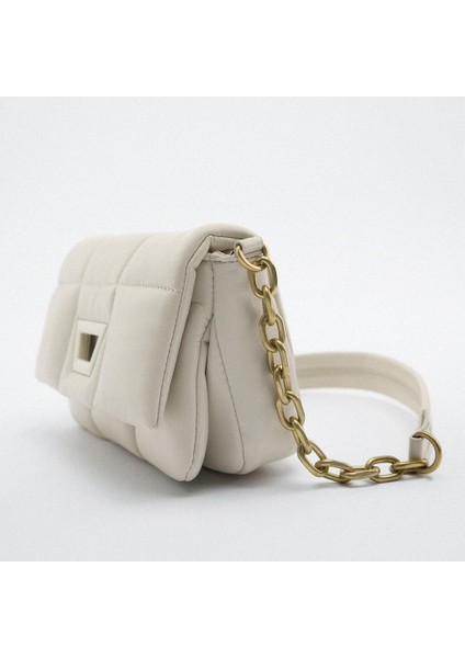 Kadınların Çantası Kış Yeni Beyaz Metal Detayları Kışkırtılmış Mesajlaşma Çantası Moda Tek Omuz Zinciri Küçük Kare Çantası (Yurt Dışından) fiyatları