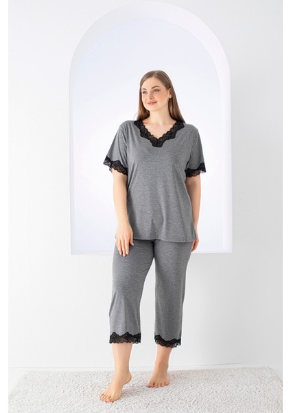 Kadın Battal Kısa Kol Dantelli Kapri Pijama Takım