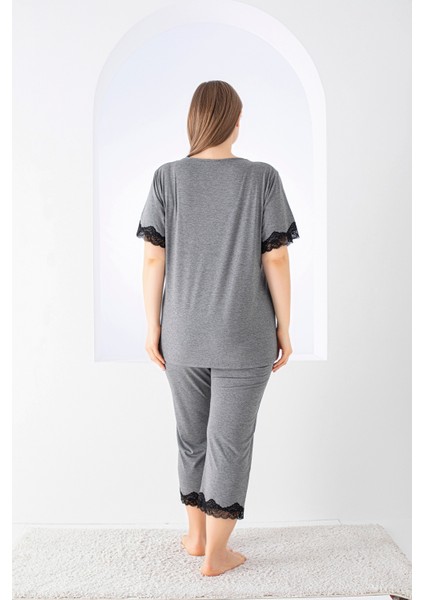 Kadın Battal Kısa Kol Dantelli Kapri Pijama Takım