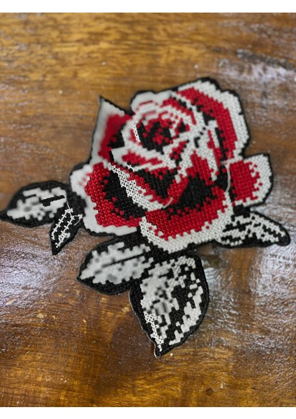 17X18 cm Ütü Ile Yapışan Kanaviçe Işlemeli Ğül Çiçek Aplike Arma Yama Dikiş Aksesuarı