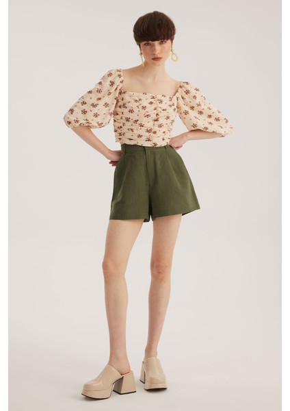 Ekru Omuzları Açık Büzgülü Crop Bluz