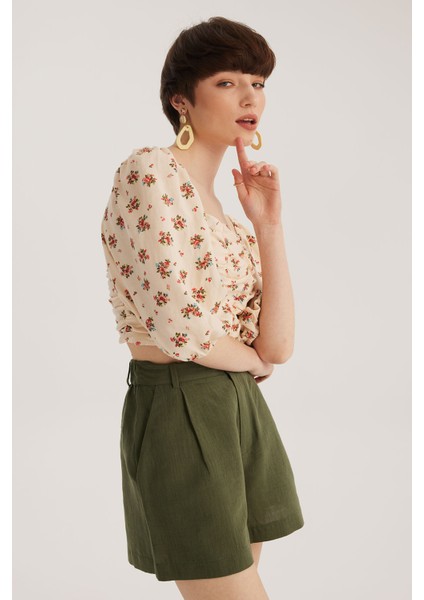 Ekru Omuzları Açık Büzgülü Crop Bluz