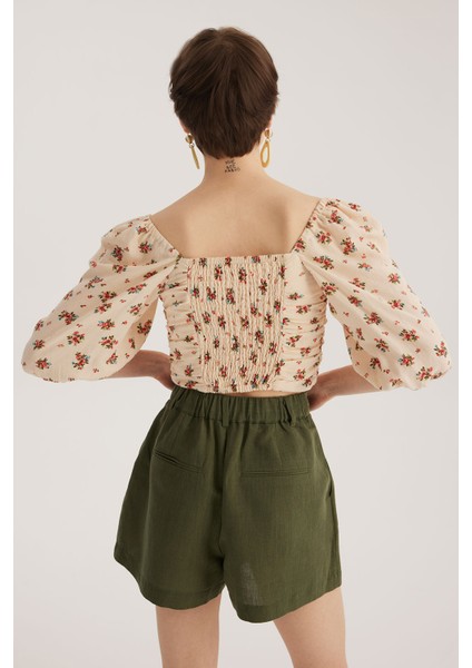 Ekru Omuzları Açık Büzgülü Crop Bluz