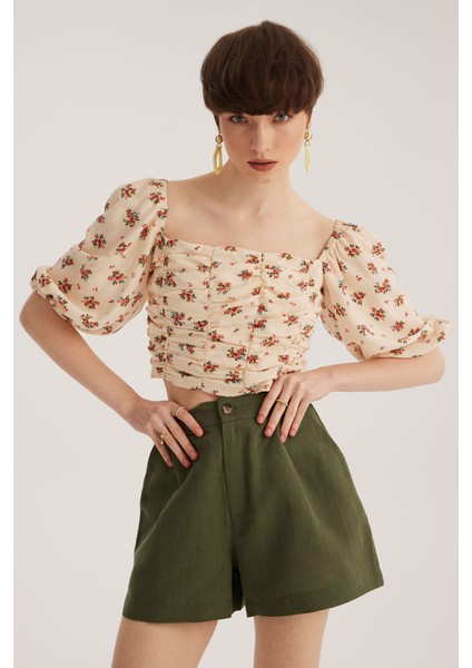 Ekru Omuzları Açık Büzgülü Crop Bluz