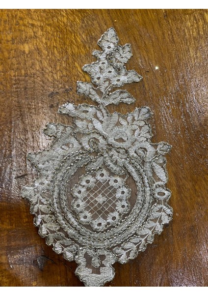 27X15 cm Bomncuk Işleme Güpür Tül Aplike Nakış Işleme Yama Arma Dikiş