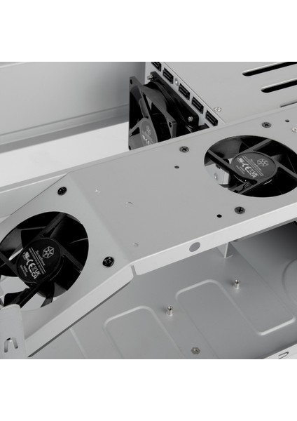 CS351 5 Adet SAS-12G/SATA-6G Çalışırken Değiştirilebilir Yuvaya Sahip, Yüksek Performanslı Matx Nas Kasası (SST-CS351B)