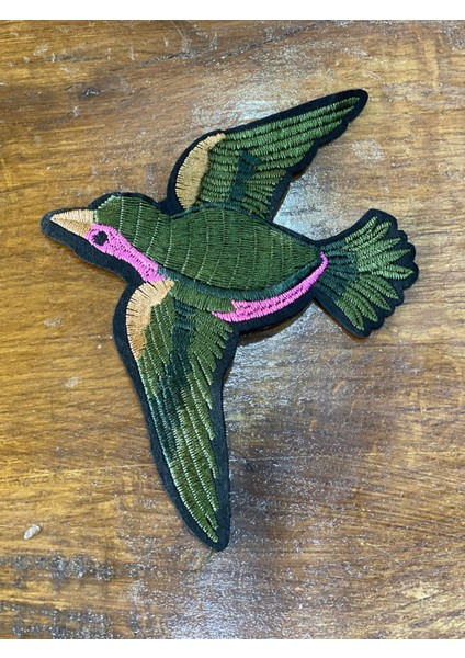 14X19 cm Yeşil Pembe Uçan Kuş Nakış Işlemeli Aplike Arma Dikiş Hobi Aksesuarı fiyatları
