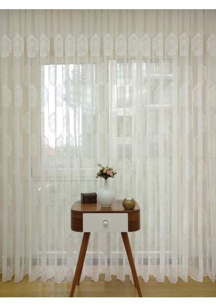Damask Desenli Özel Örme Dokulu Tül Perde 550 x 260 Seyrek Pile 1/2