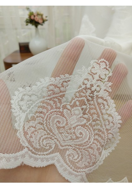 Damask Desenli Özel Örme Dokulu Tül Perde 550 x 260 Seyrek Pile 1/2