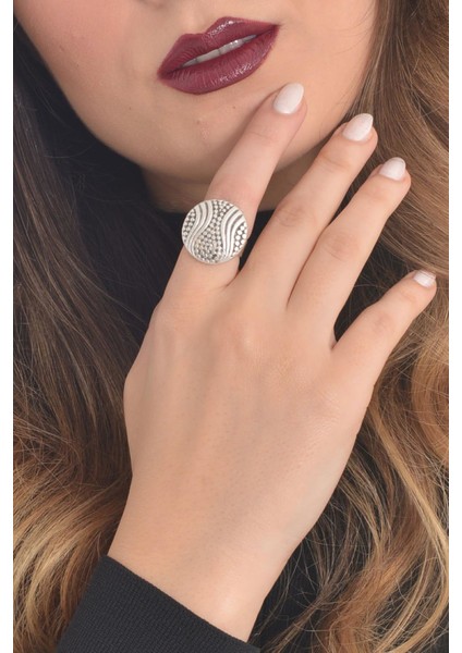Kadın Antik Gümüş Kaplama Lale Motifli Yüzük