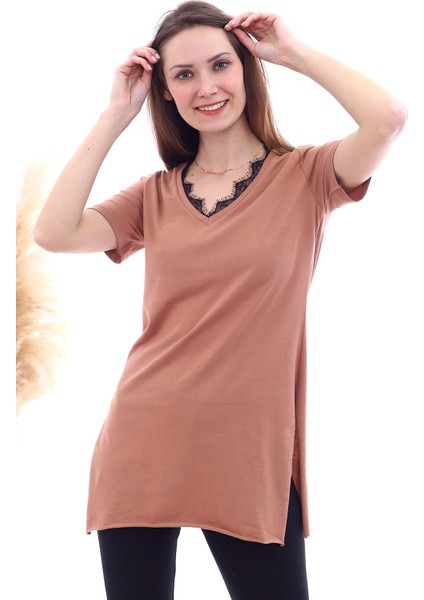 20061494 Süprem V Yaka Yakası Dantelli Kısa Kol Bluz Tarçın