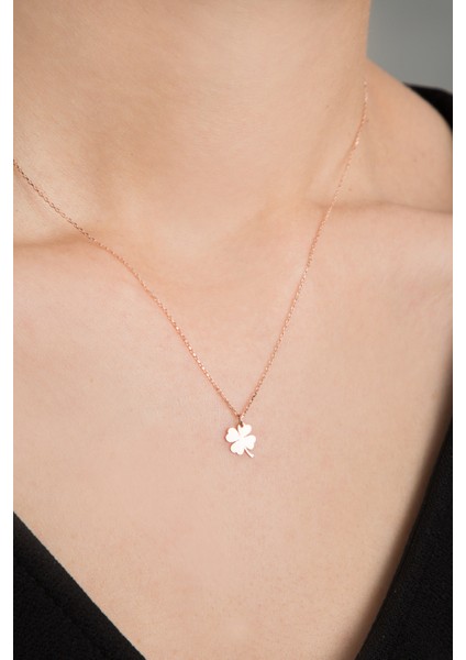 Kadın Yonca Model 925 Ayar Gümüş Kolye