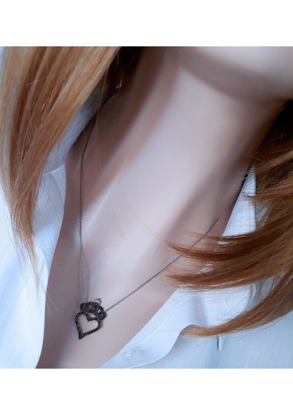 Kalbimin Tacı Kızıl Siyah Kolye fiyatları