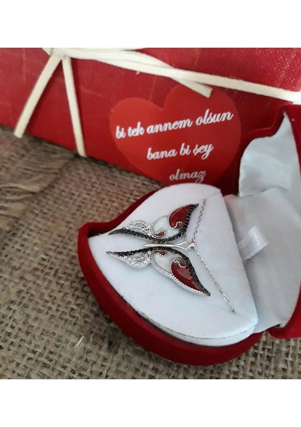 Kırmızı Kelebek Kolye ve El Yapımı Melekli Hediye Paketi modelleri
