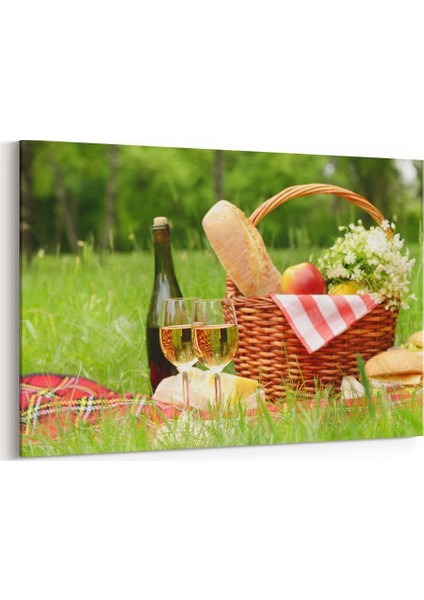Beyaz Şarap ve Piknik Tablosu
