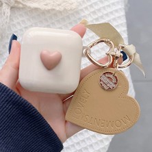 Microsonic Samsung Galaxy Buds 2 Kılıf Süslü Kalp Desenli Bej