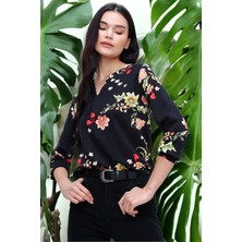 New Laviva Kadın Siyah Truvakar Kol Çiçek Desenli Regular Kesim Standart Boy Bluz