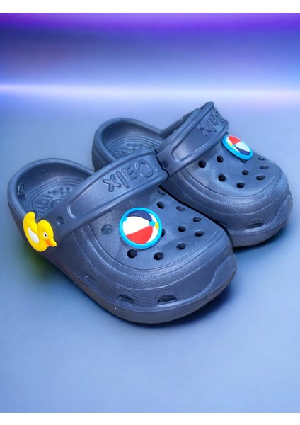 Çocuk Lacivert Renk Top Figürlü Ortopedik Kaydırmaz Sandalet Crocs Terlik