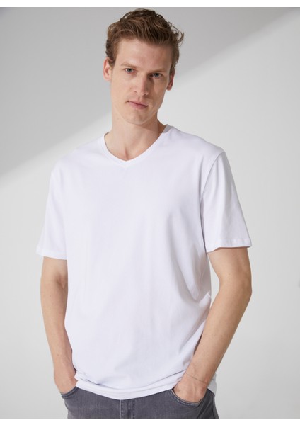 O Yaka Düz Beyaz Erkek T-Shirt TS1014000276 modelleri