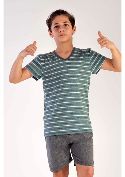 Erkek Çocuk V Yaka Kısa Kol Şortlu Pijama Takım