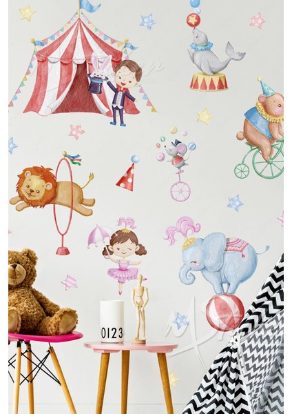 Sirkte Eğlenceli Hayvanlar, Balerin, Sihirbaz ve Yıldızlar Çocuk Odası Duvar Sticker Seti