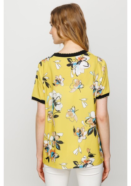 Kadın Sıfır Yaka Renkli Desenli Penye T-Shirt Sarı modelleri