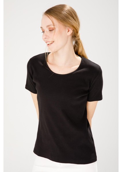 Kadın Sıfır Yaka Kısa Kol Pamuk Kaşkorse T-Shirt Siyah fiyatları