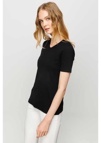 Kadın V Yaka Kaşkorse Pamuk T-Shirt Siyah fırsatları