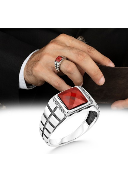925 Ayar Gümüş Erkek Yüzük Faset Kesimli Kırmızı Zirkon Taşlı