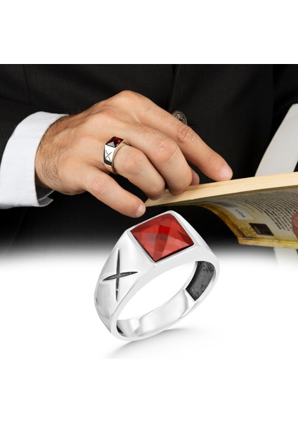 925 Ayar Gümüş Erkek Yüzük Faset Kesim Kırmızı Zirkon Taşlı