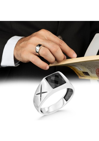 925 Ayar Gümüş Erkek Yüzük Faset Kesim Siyah Zirkon Taşlı