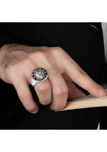 Aslan Figürlü Kırmızı Baget Taşlı 925 Ayar Gümüş Yüzük