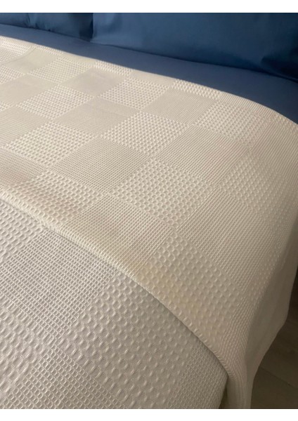 %100 Pamuklu Çift Kişilik Pike Krem 220 x 240CM