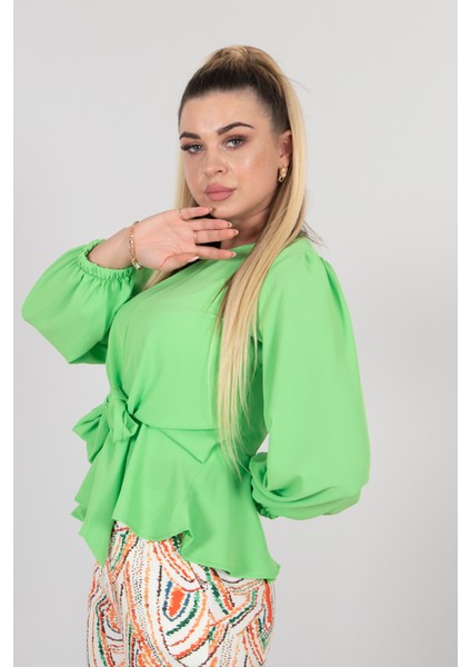 Elma Yeşili Beli Bağlama Detaylı Bluz 0806546.492 indirimleri
