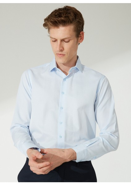 Slim Fit Klasik Yaka Armürlü Mavi Buz Erkek Gömlek GM2024700397
