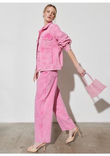 Berrak Tüzünataç x Wrangler Cepli Loose Fit Normal Bel Pembe Barrel PANTOLON-W2H7 fiyatları