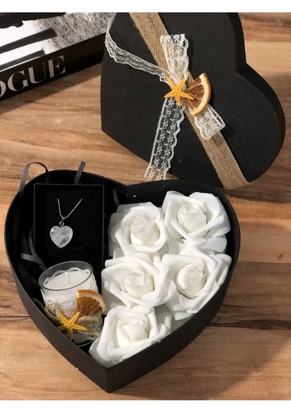 Çiçek Süslü Kalp Kutuda Doğal Taş Kolye ve Süslü Mum Anneme En Özel Anneler Günü Hediyesi modelleri