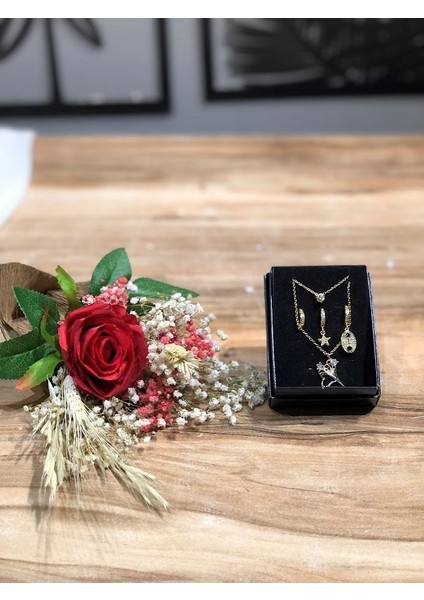 3 Lü Zirkon Küpe ve Kolye Seti ile Gül Aranjmanı Anneme Anneler Günü Hediyesi